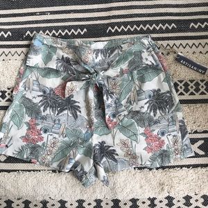Linen shorts